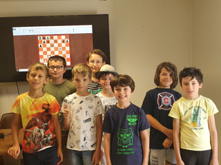 Fedya (2ème à partir de la gauche au premier rang) suivra les cours de Colmar Echecs et rejoindra l'équipe à la rentrée...
